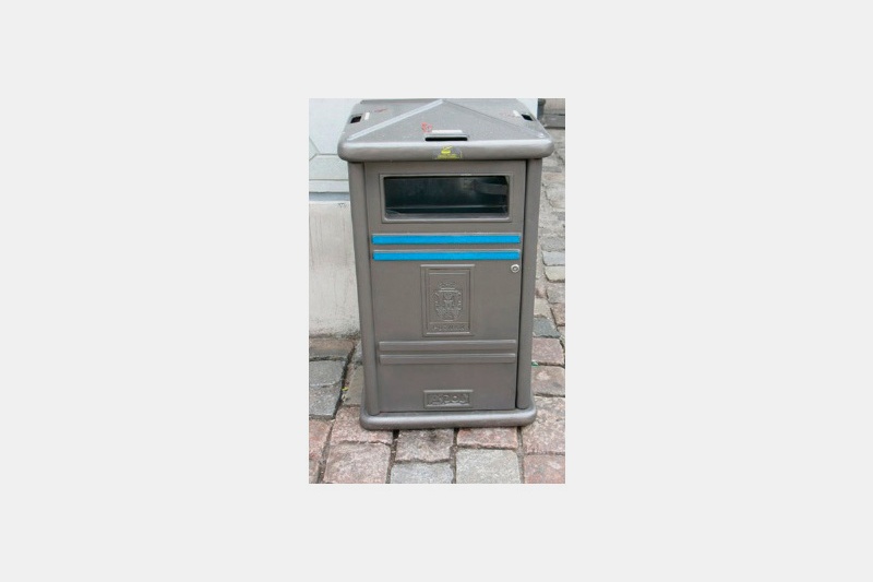 kosz-na-smieci-baron-k-bar.jpg