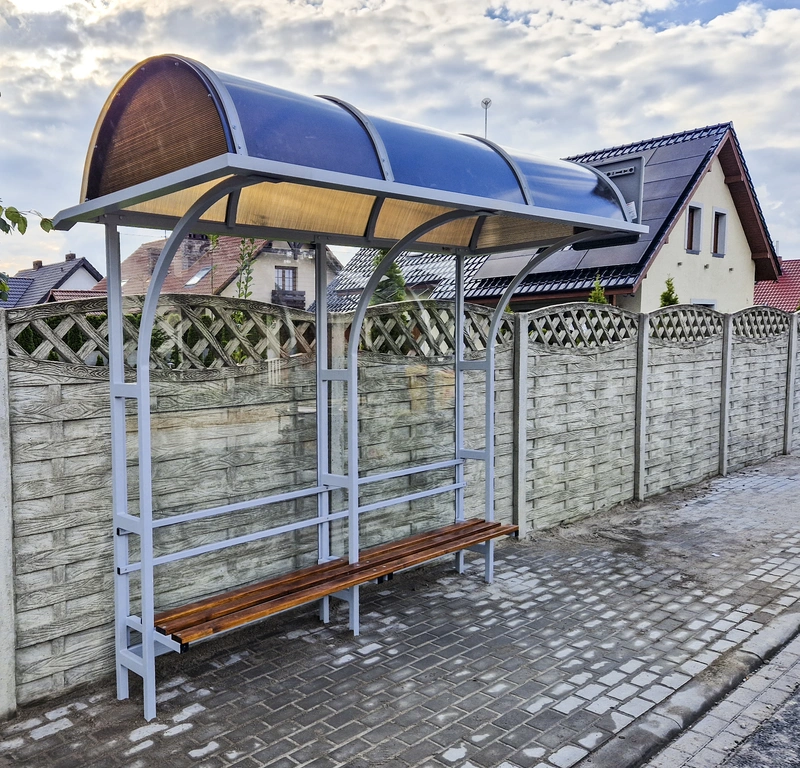 wiata-przystankowa-autobusowa-KAPELLA-realizacje-01.webp