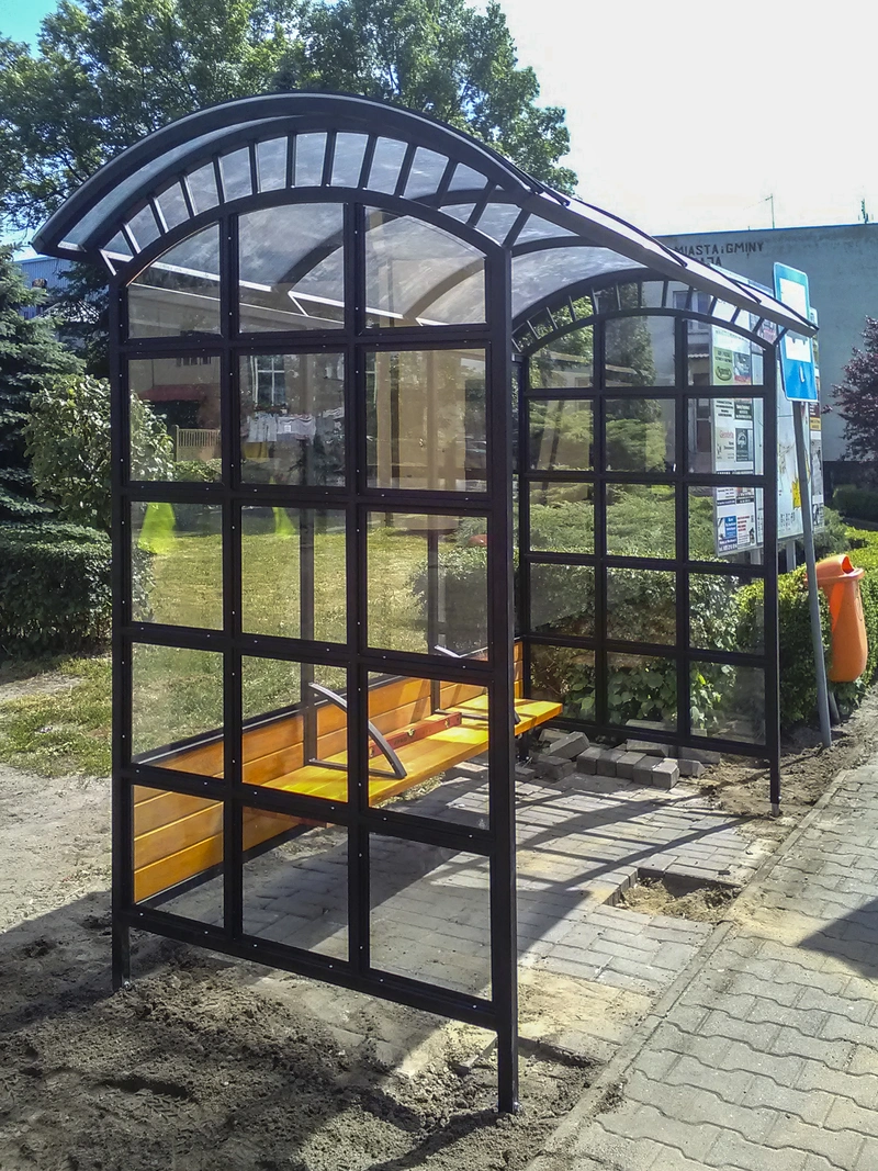 wiata-przystankowa-autobusowa-RETICULUM-realizacje-03.webp